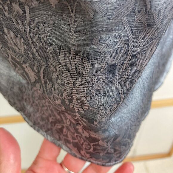 Gray blouse w/brocade pattern wrinkle free buttons down partial tags NEW - Picture 9 of 13